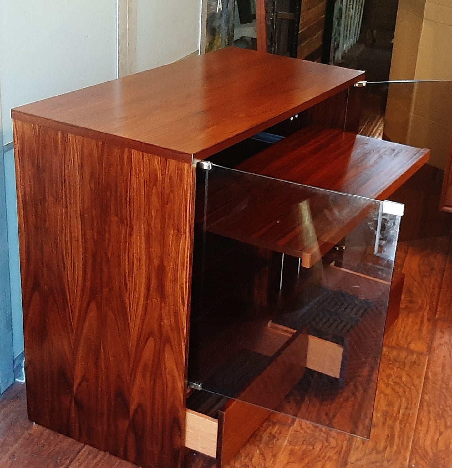 RESTORED MCM Rosewood Media Records TV Console with tinted glass doors