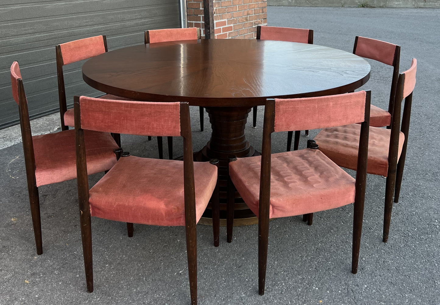 Mid-Century Modern Circular Dining Table D 60" by Carlo De Carli, Italy