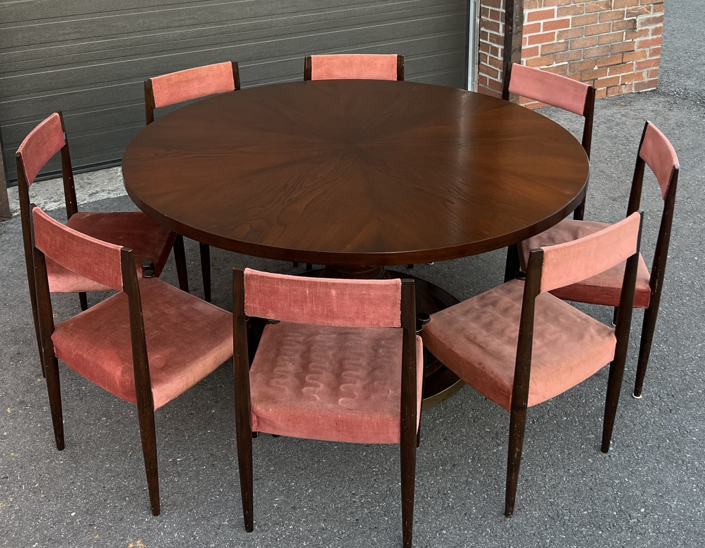 Mid-Century Modern Circular Dining Table D 60" by Carlo De Carli, Italy