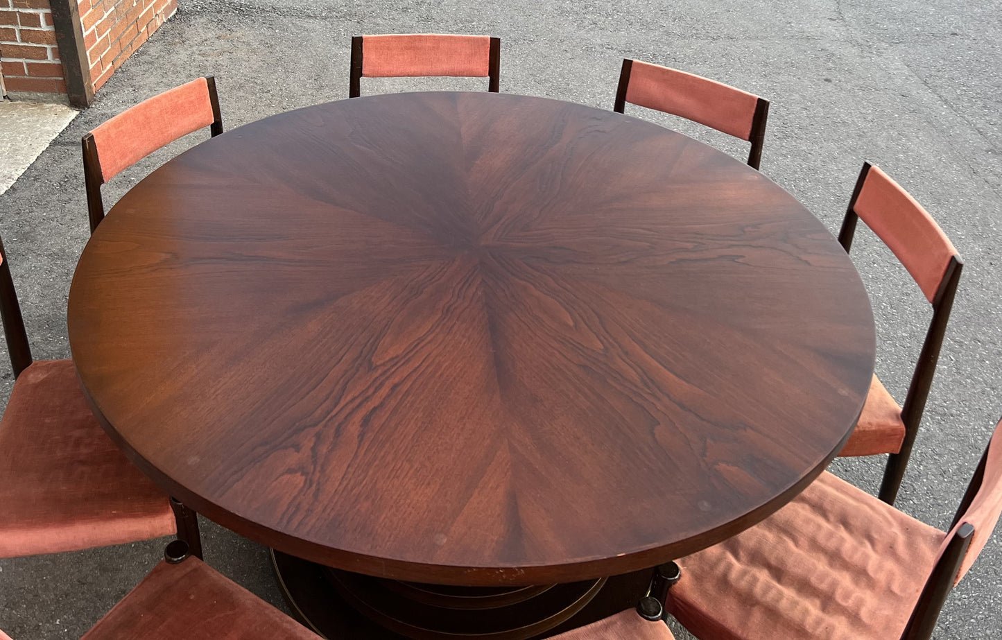 Mid-Century Modern Circular Dining Table D 60" by Carlo De Carli, Italy