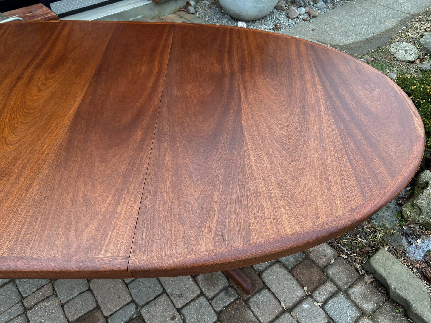 REFINISHED Danish MCM Mahogany Dining Table w 2 Leaves 65"-104" and 8 Chairs