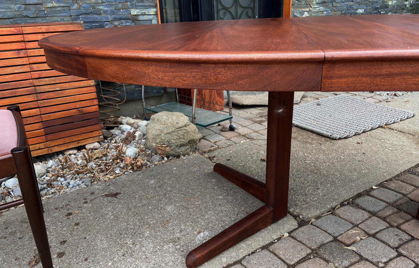 REFINISHED Danish MCM Mahogany Dining Table w 2 Leaves 65"-104" and 8 Chairs