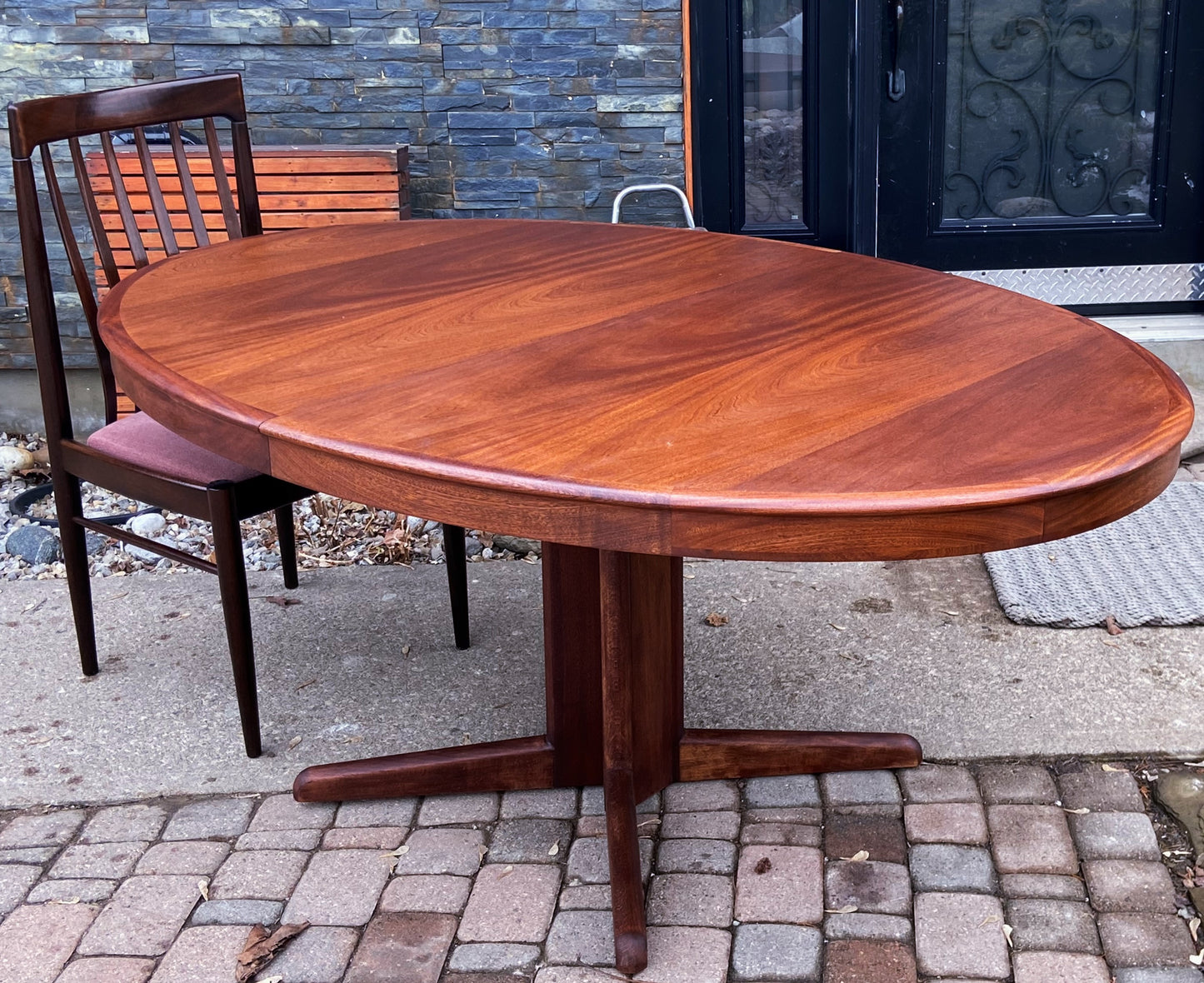 REFINISHED Danish MCM Mahogany Dining Table w 2 Leaves 65"-104" and 8 Chairs