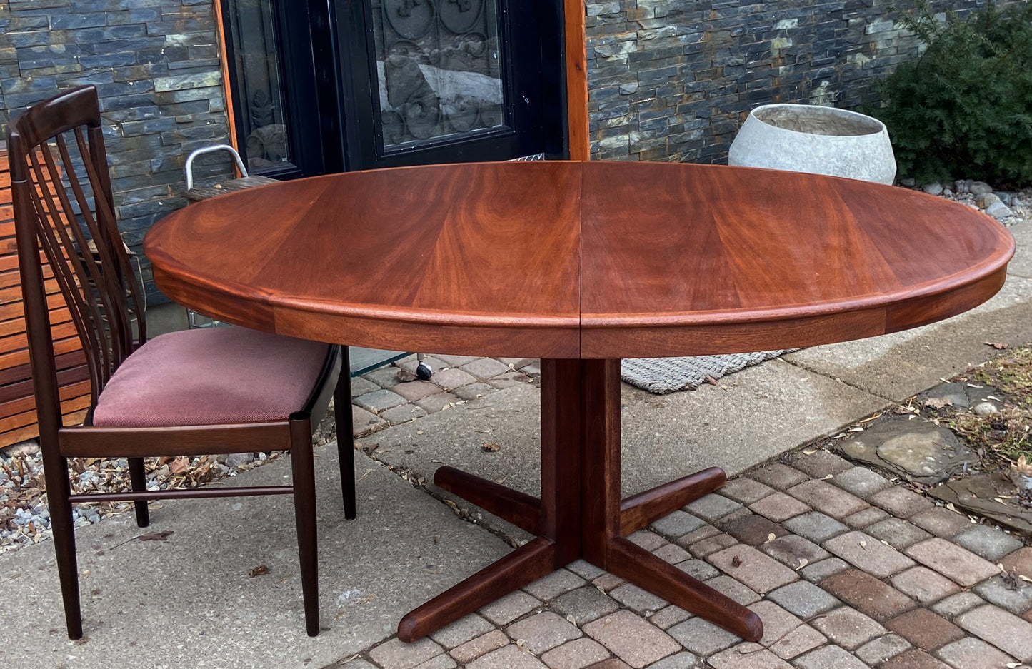 REFINISHED Danish MCM Mahogany Dining Table w 2 Leaves 65"-104" and 8 Chairs