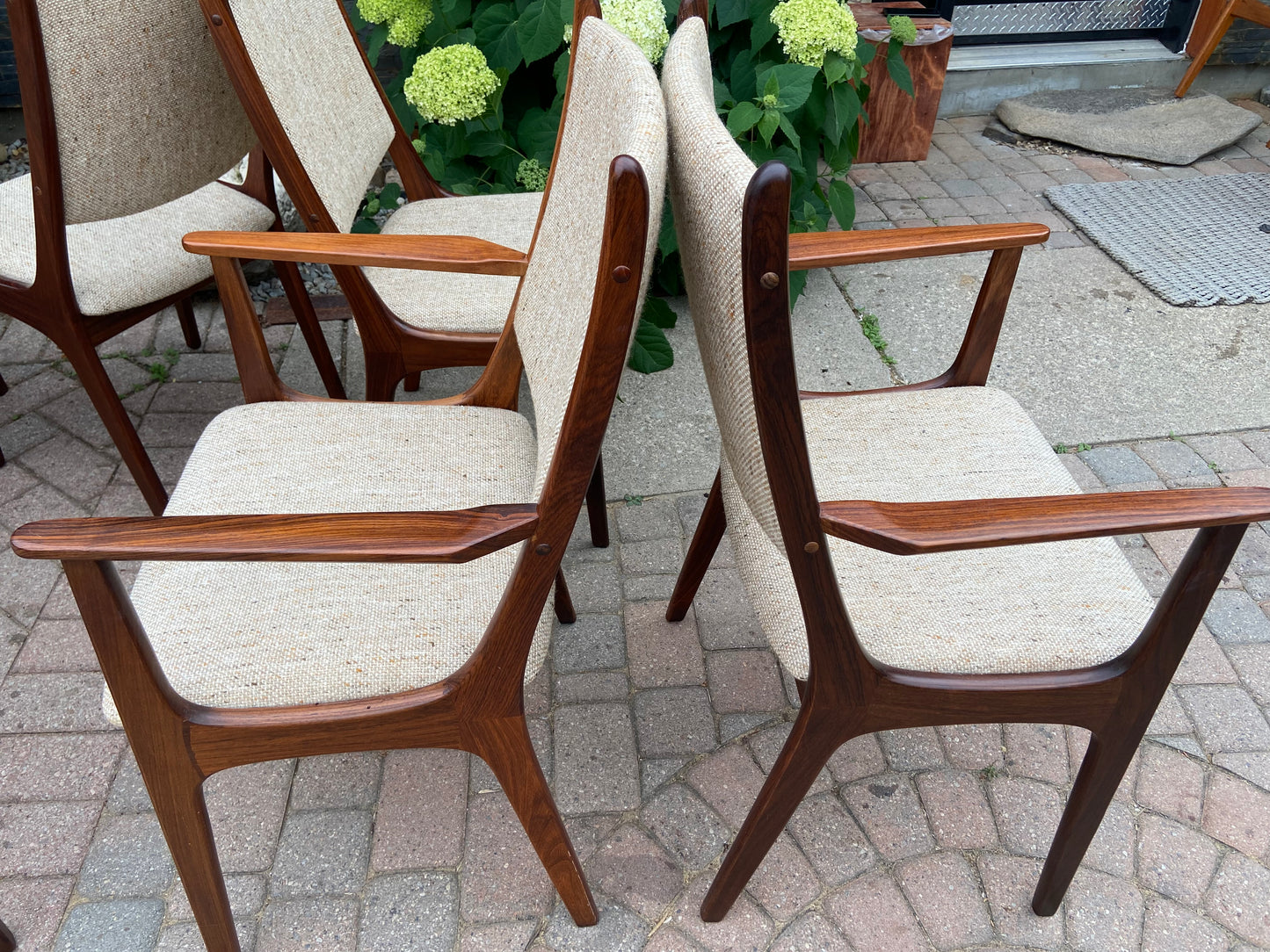 REFINISHED 8 Rosewood Danish Mid Century Modern Chairs by Kai Kristiansen, PERFECT