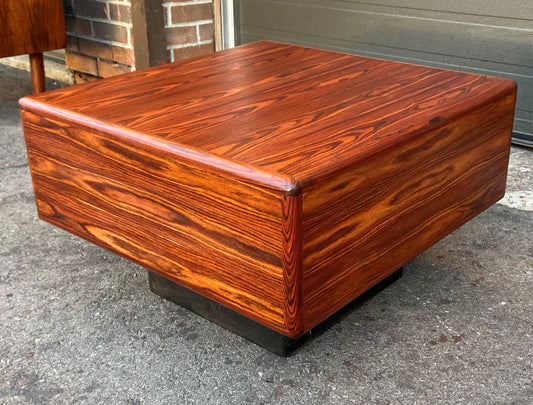 REFINISHED Mid Century Modern Rosewood Coffee / Accent Table, Perfect