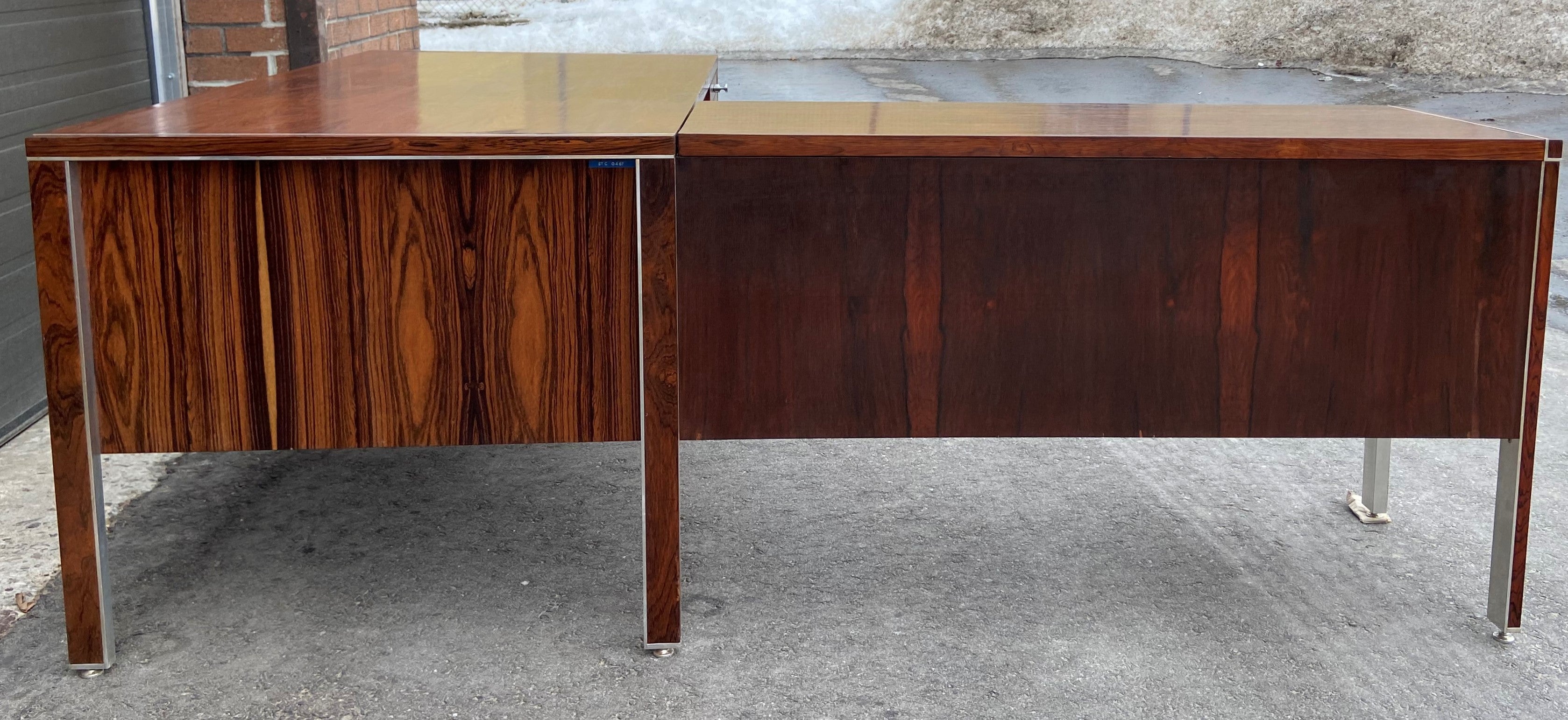 REFINISHED MCM Executive Rosewood Desk L Shaped by H.Miller for Biltri