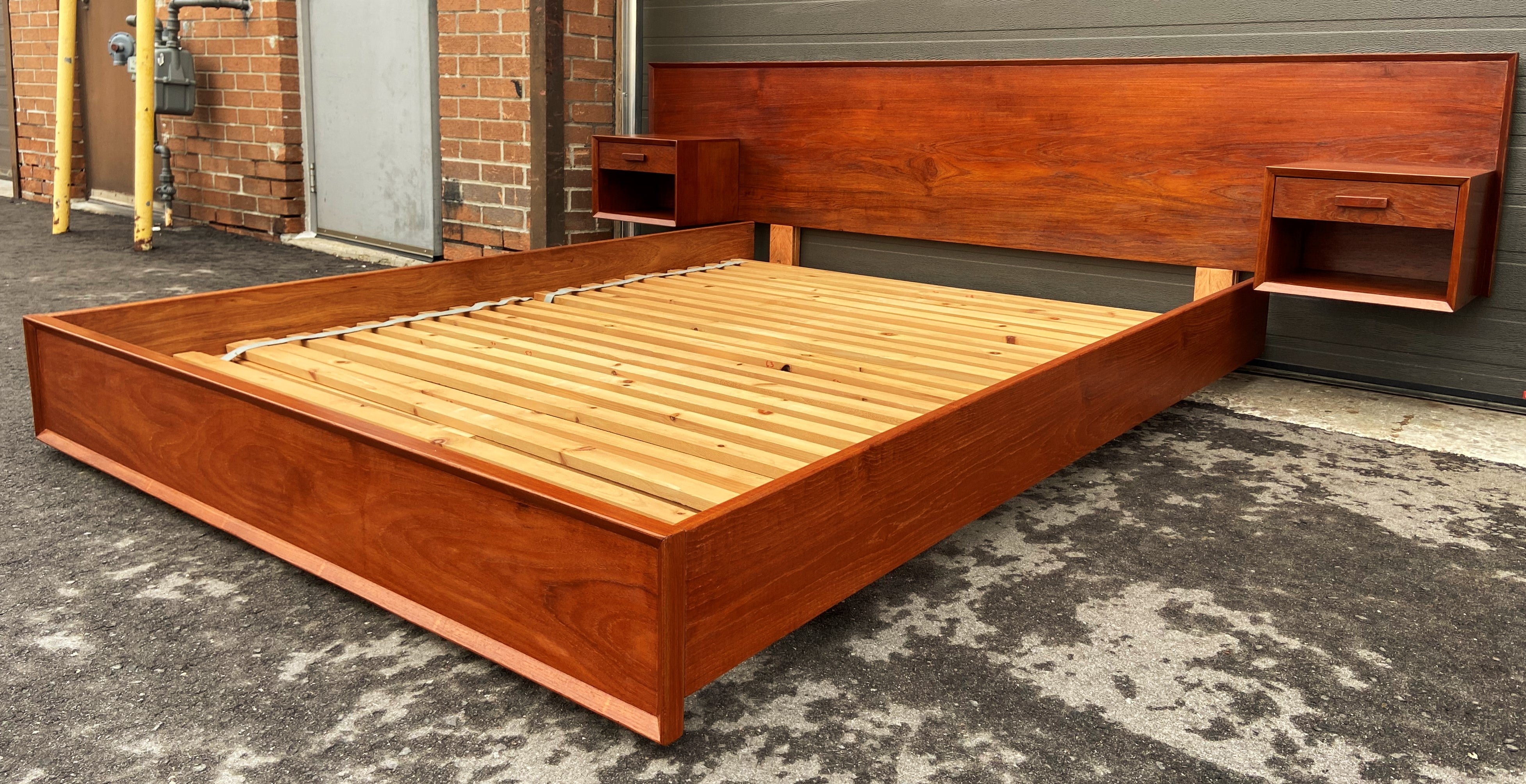 Mcm platform discount bed