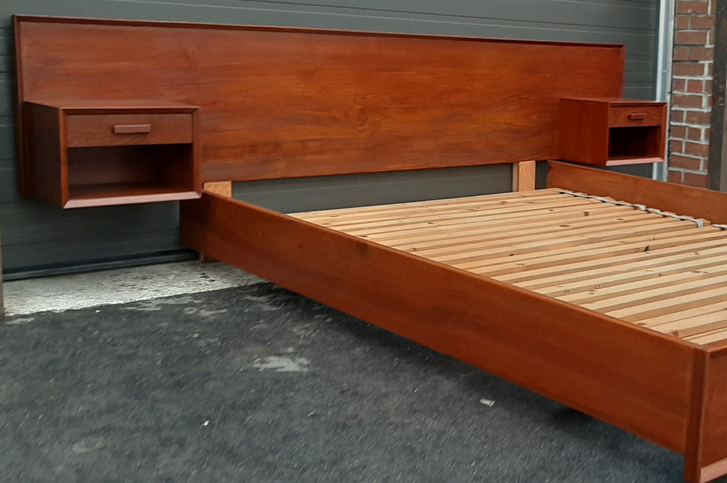 REFINISHED MCM SOLID Teak Platform Bed w floating nightstands Queen, PERFECT