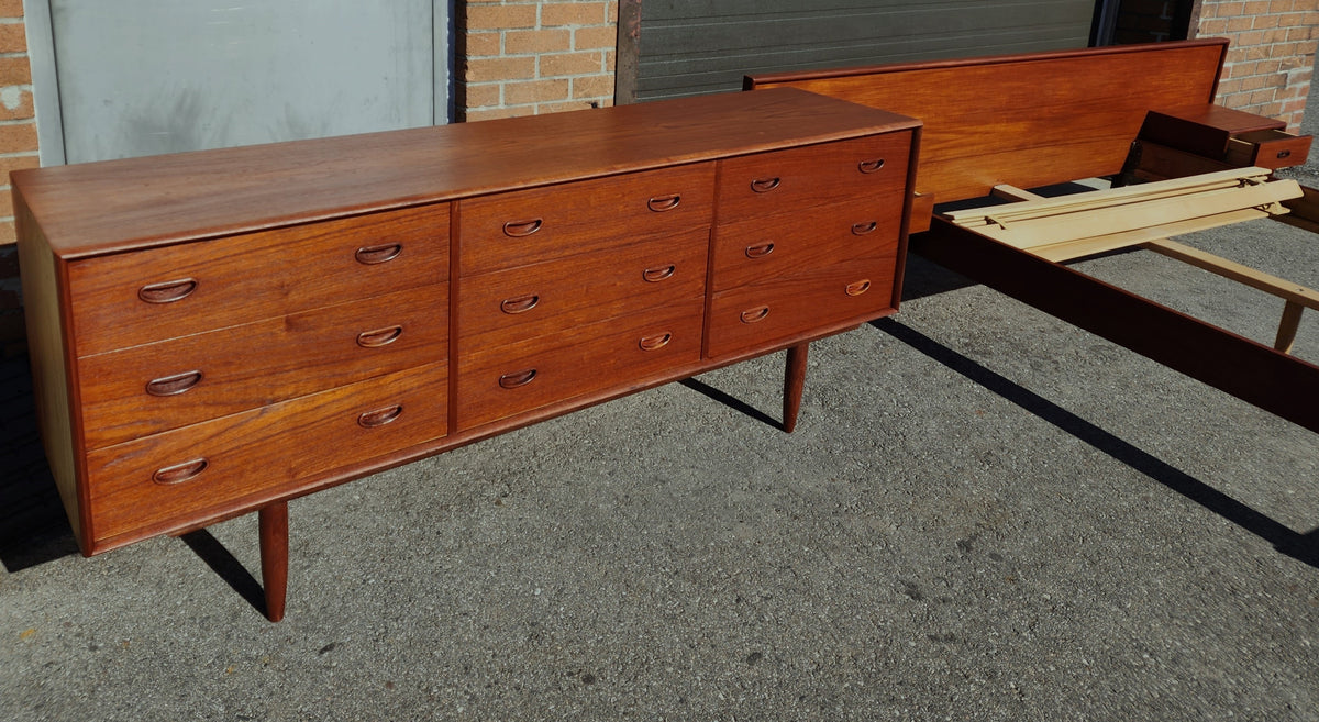 REFINISHED Danish Mid Century Modern Queen Teak Bed w Nightstands & Dresser 9 Drawers