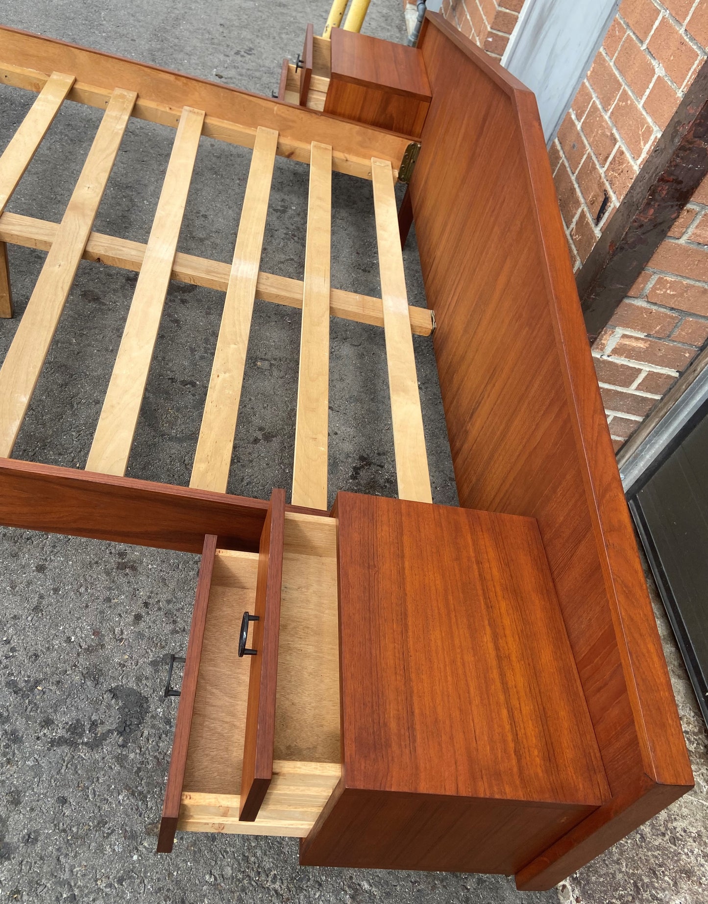 REFINISHED Mid Century Modern Teak Bed w floating nightstands Queen, PERFECT