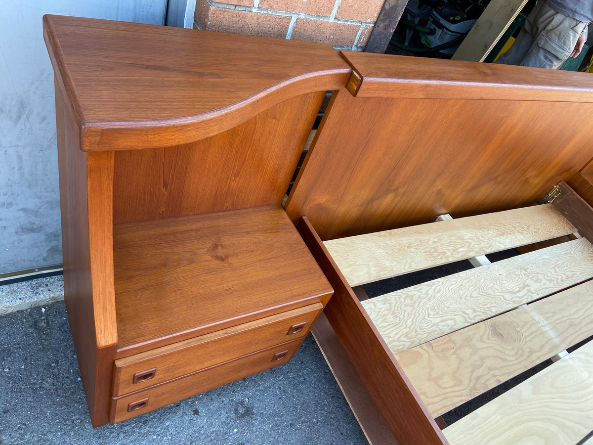 REFINISHED MCM Teak Queen Bed, Nightstands, Blanket Box & Dresser 9 Drawers