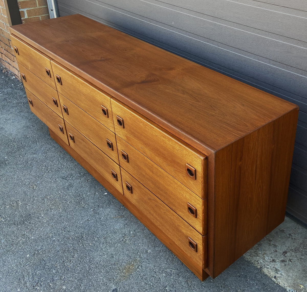 REFINISHED MCM Teak Queen Bed, Nightstands, Blanket Box & Dresser 9 Drawers
