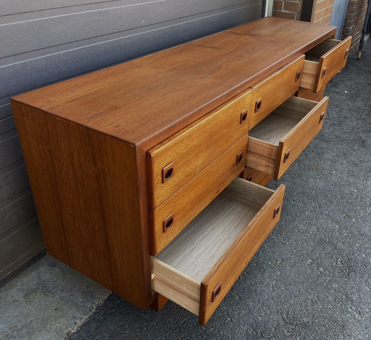 REFINISHED MCM Teak Queen Bed, Nightstands, Blanket Box & Dresser 9 Drawers