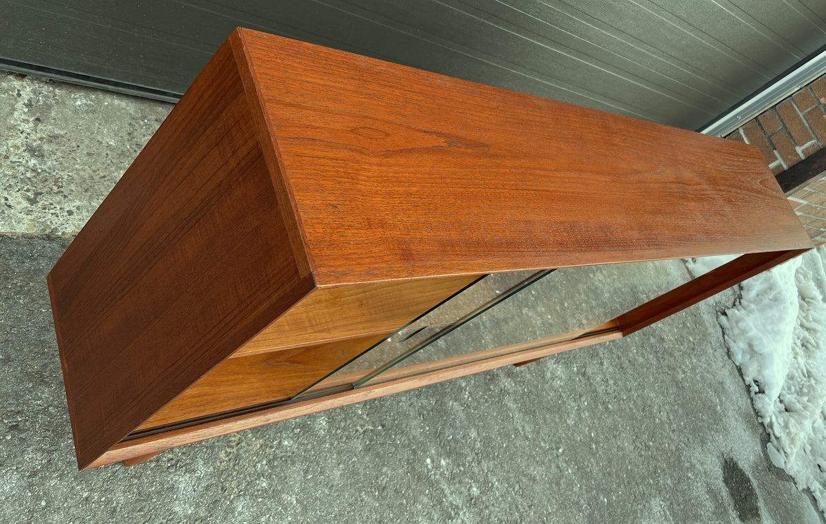 REFINISHED Mid Century Modern Teak Display Bookcase 60