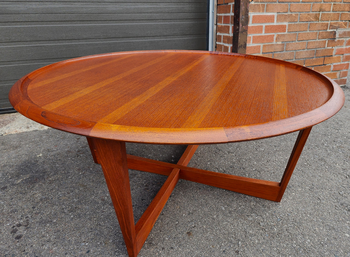 REFINISHED Mid Century Modern Round Coffee Table w Raised Edge D41