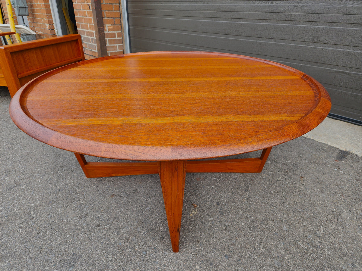 REFINISHED Mid Century Modern Round Coffee Table w Raised Edge D41