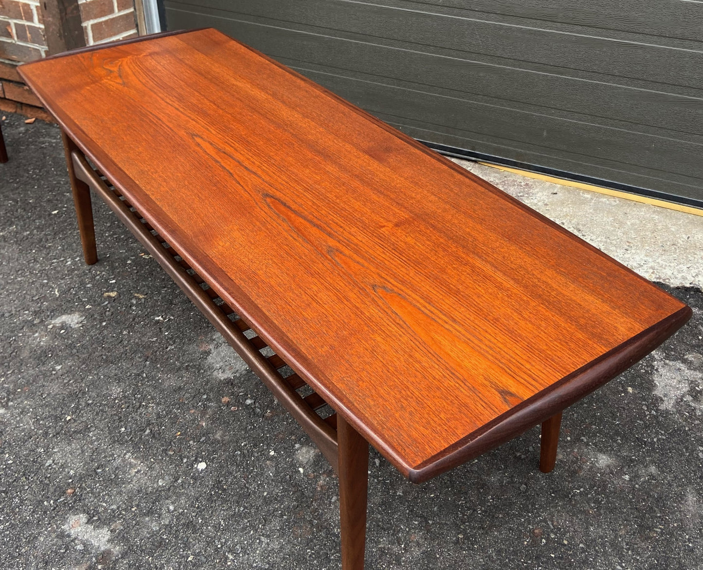 REFINISHED Mid Century Modern Sufboard Teak Coffee Table w Shelf 60", Perfect