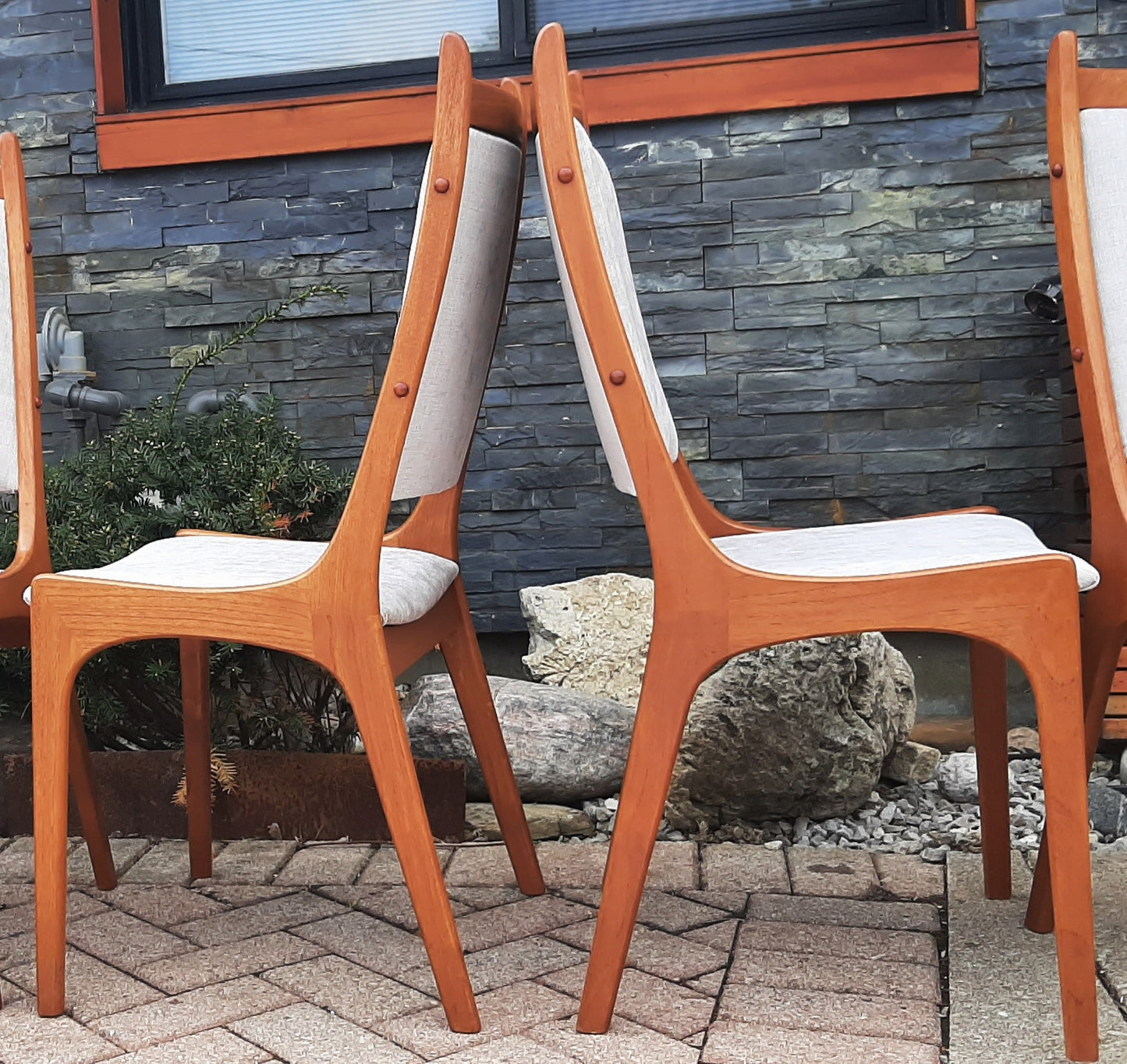 Set of 6 MCM Teak Chairs, RESTORED REUPHOLSTERED in KNOLL stain resistant fabric