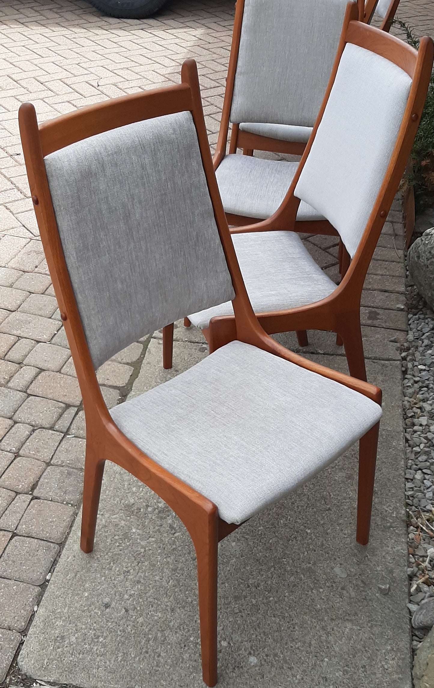 Set of 6 MCM Teak Chairs, RESTORED REUPHOLSTERED in KNOLL stain resistant fabric