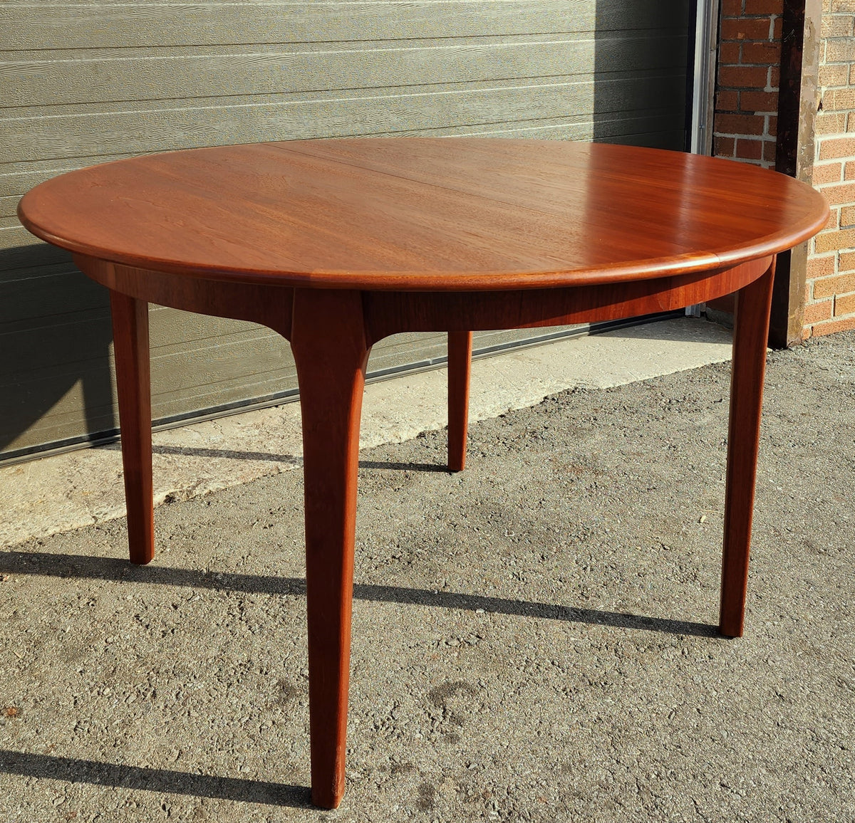 REFINISHED Mid Century Modern Teak Dining Table Round w 2 Leaves 49