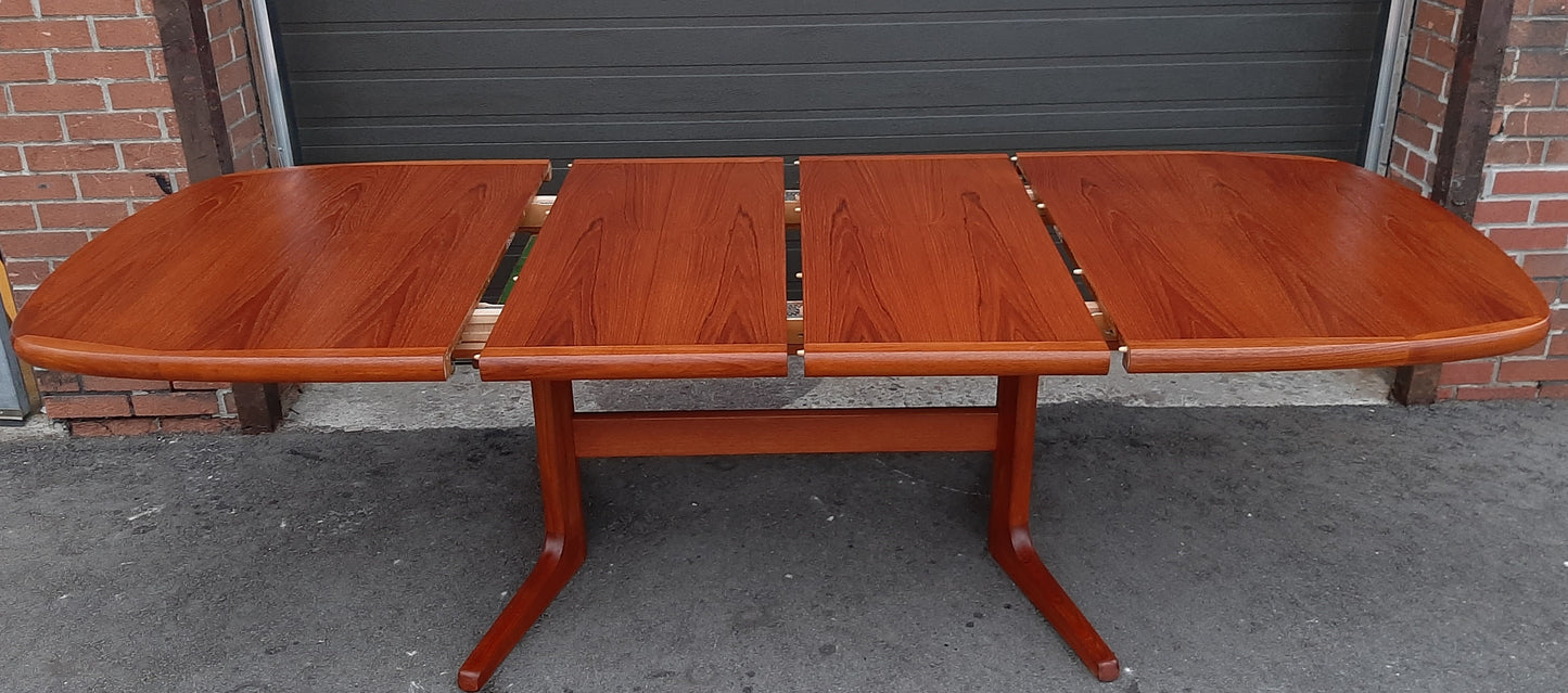 REFINISHED MCM Teak Dining Table w 2 Leaves Selfstoring, 63"-100.5"