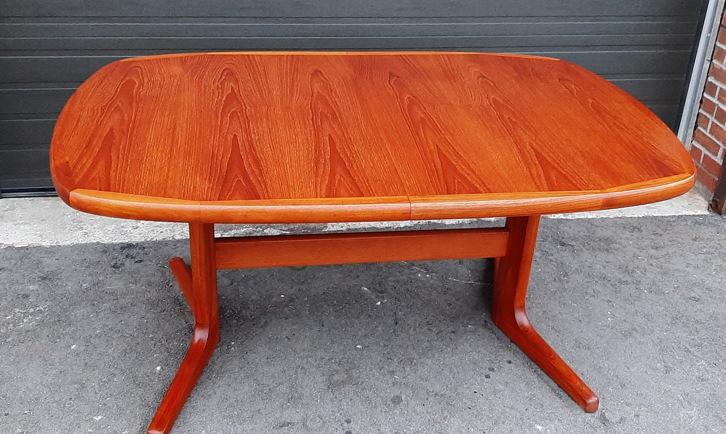 REFINISHED MCM Teak Dining Table w 2 Leaves Selfstoring, 63"-100.5"