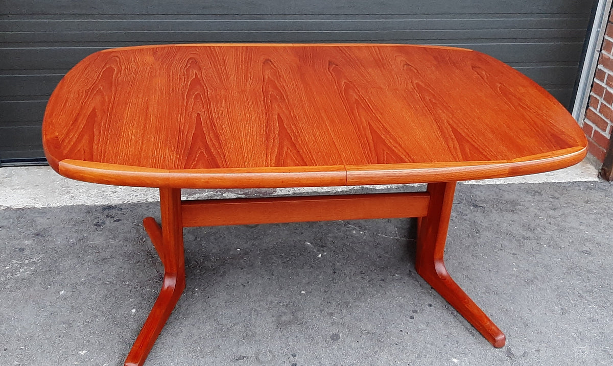 REFINISHED MCM Teak Dining Table w 2 Leaves Selfstoring, 63