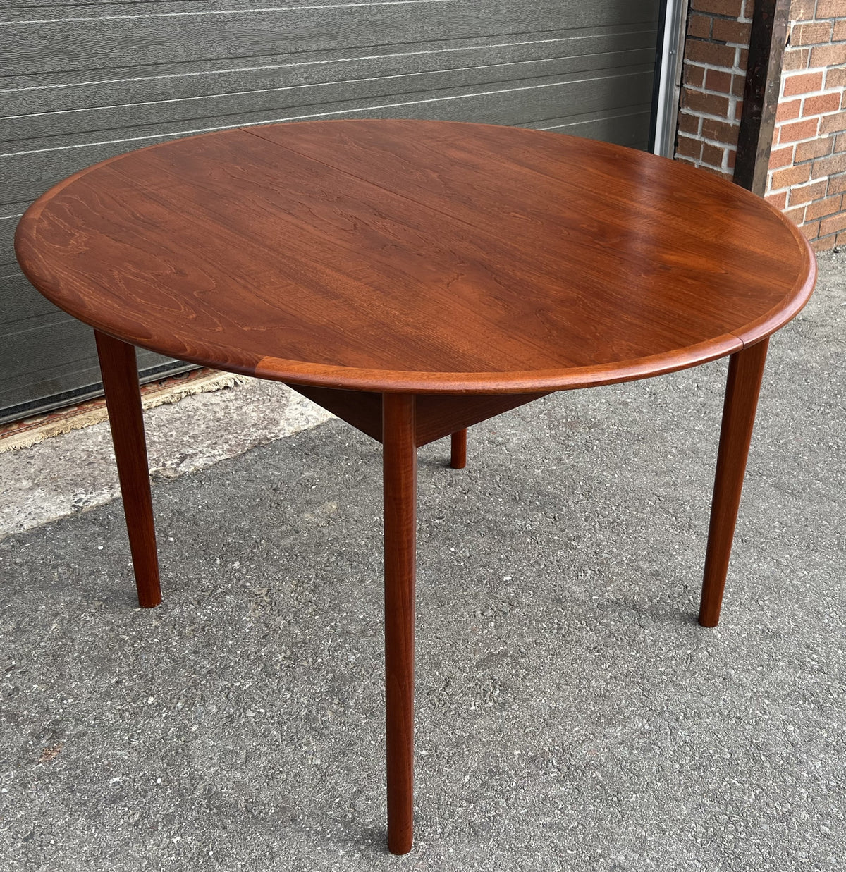 REFINISHED Mid Century Modern Teak Table Round w Butterfly Leaf 43