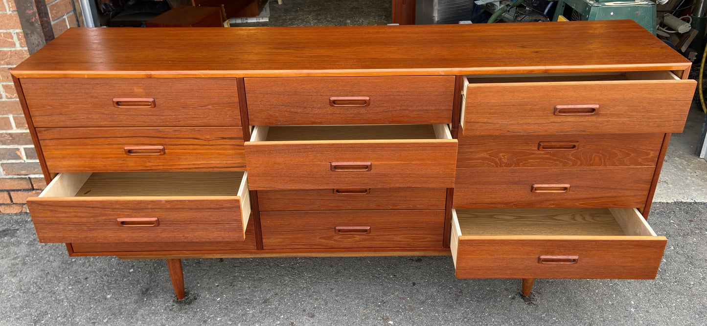 REFINISHED Mid Century Modern Teak Queen Bed, Nightstands & Dresser 12 Drawers