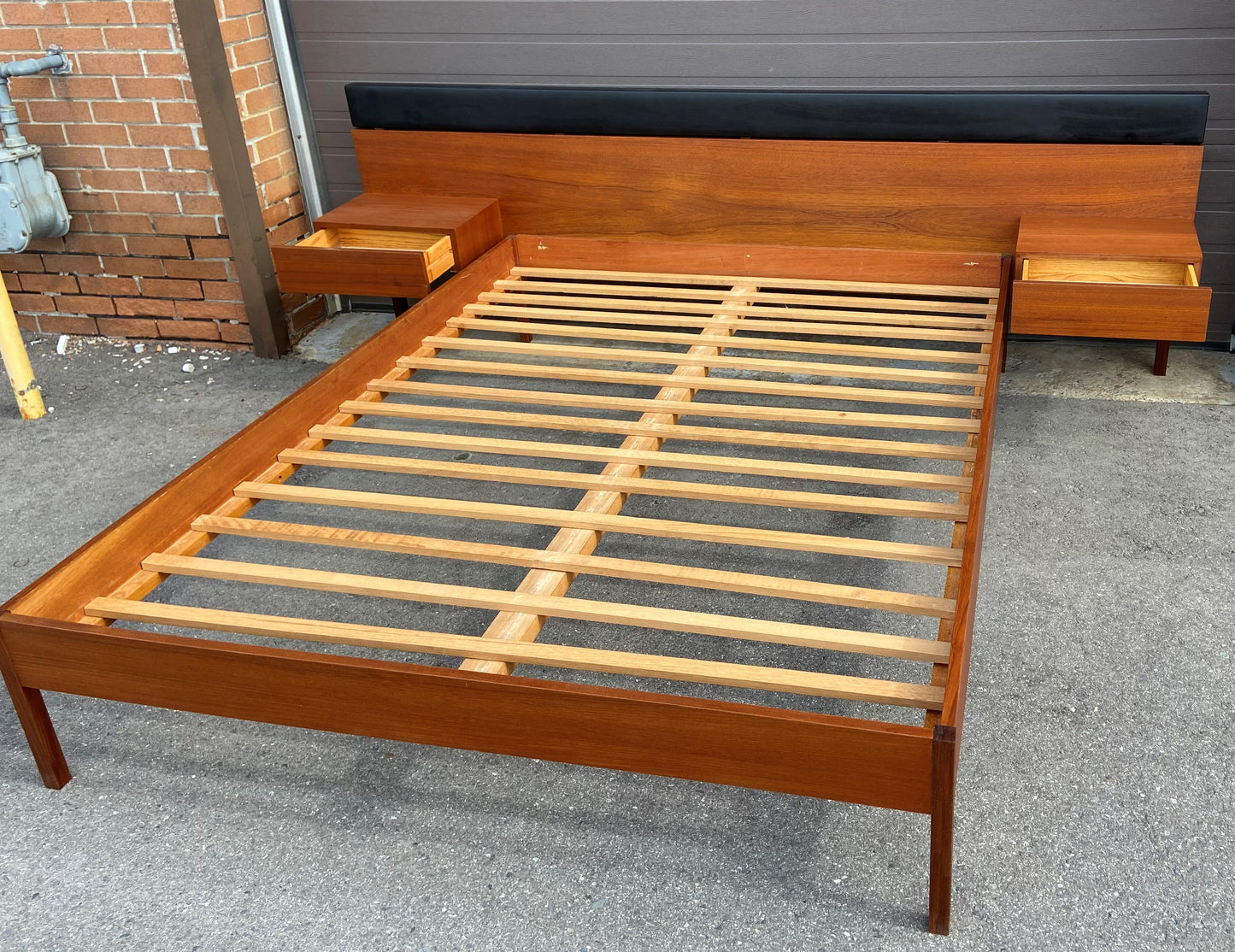 REFINISHED Mid Century Modern Teak Bed w floating nightstands Queen by Reff, PERFECT