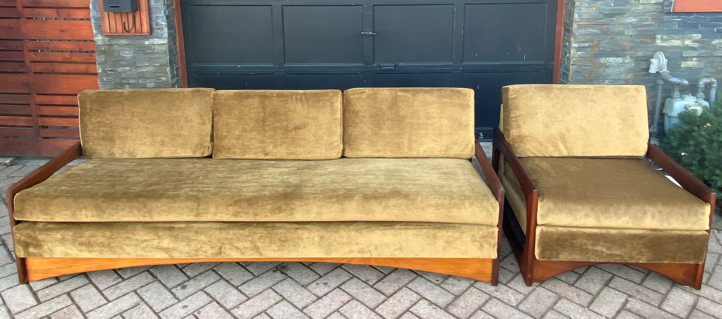 REFINISHED REUPHOLSTERED MCM Teak 4-Seater Sofa & Armchair in Wool Mohair - PERFECT