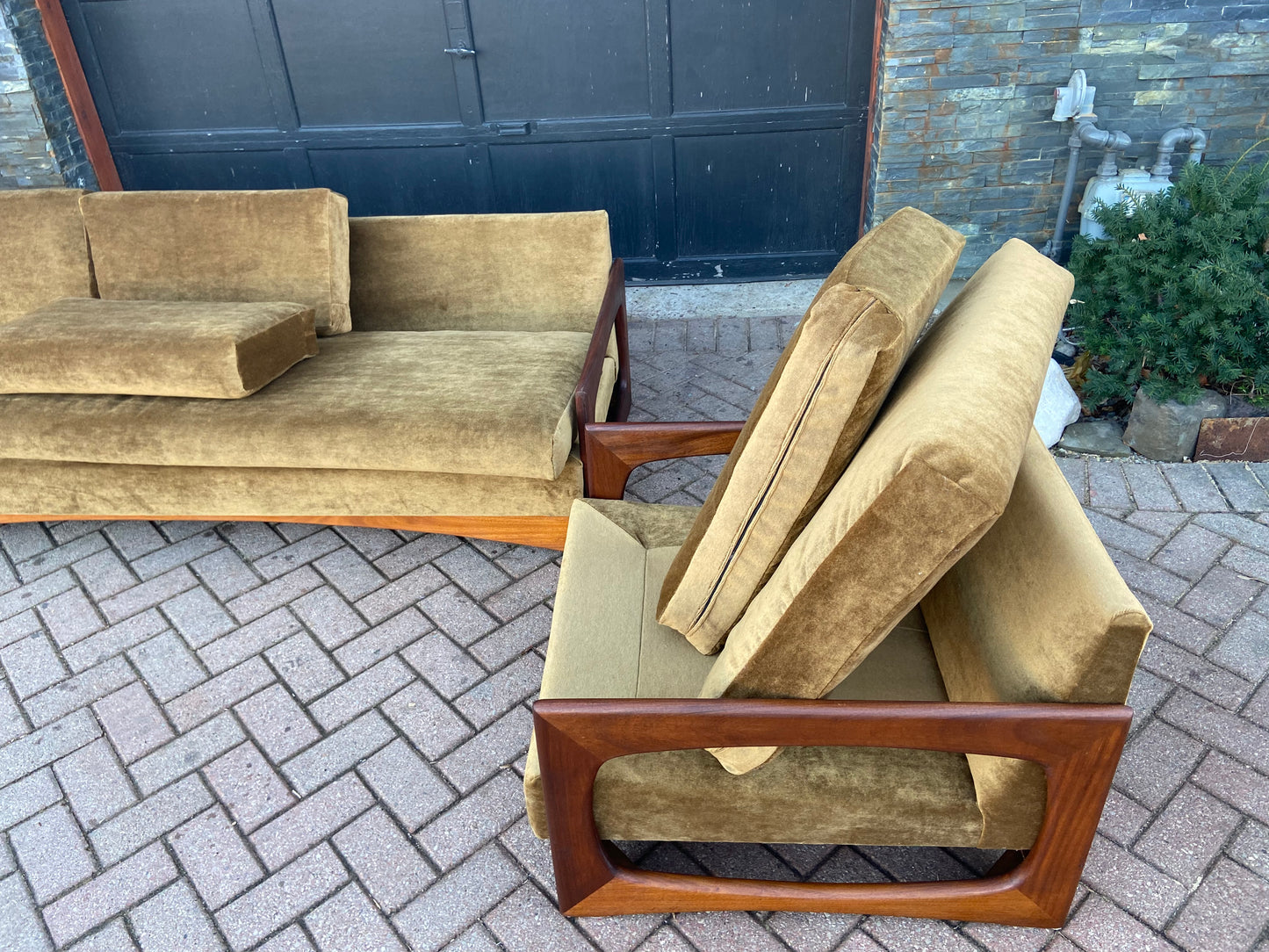 REFINISHED REUPHOLSTERED MCM Teak 4-Seater Sofa & Armchair in Wool Mohair - PERFECT