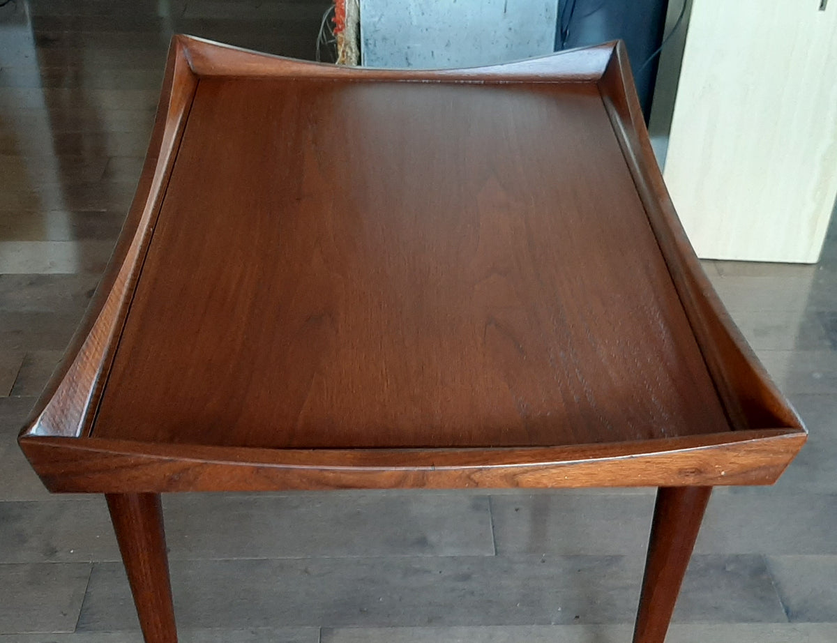 REFINISHED Mid Century Modern Walnut Accent Table by Deilcraft (only one is available)