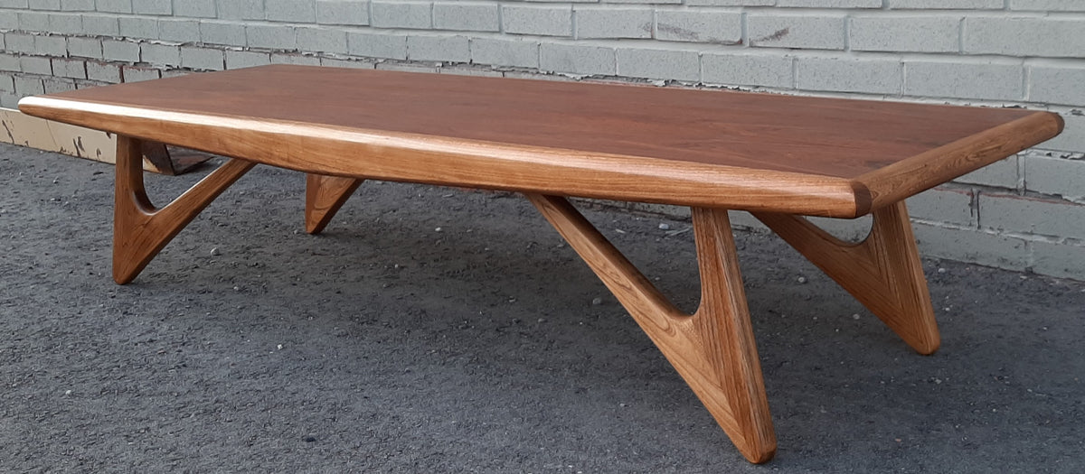 Sculptural MCM Walnut & Ash Coffee table REFINISHED, in style of A.Pearsall, Perfect