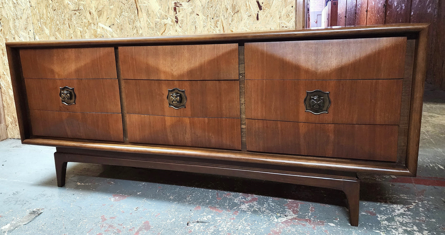 Mid Century Modern Walnut Dresser 9 drawers in style of Vladimir Kagan