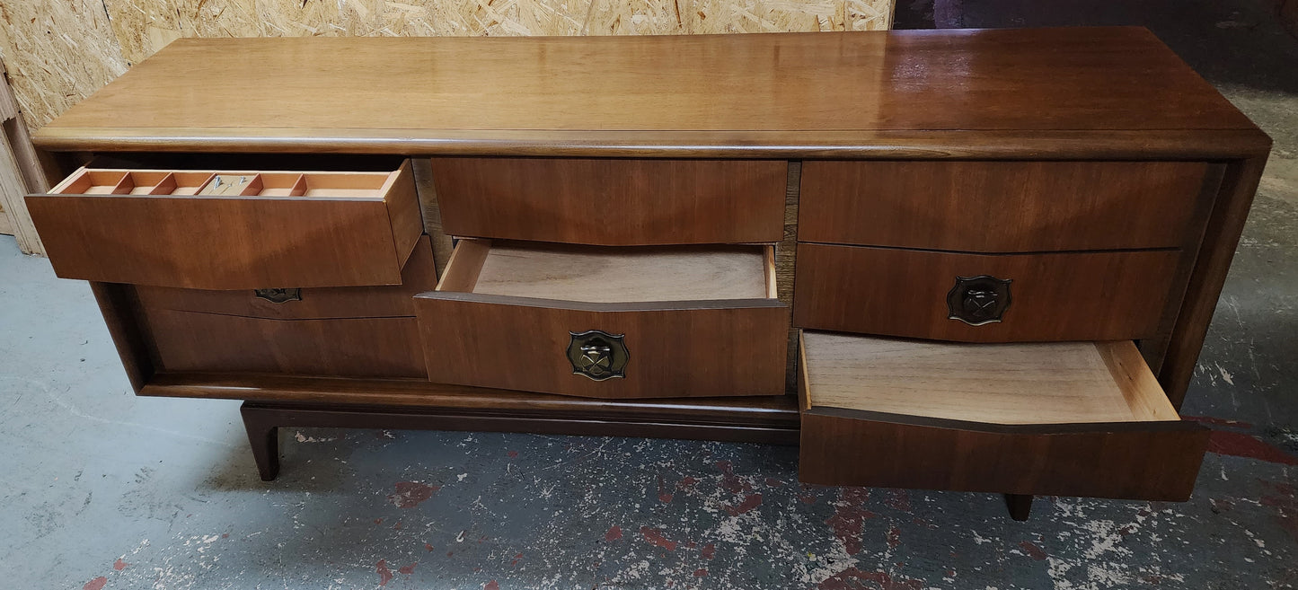 Mid Century Modern Walnut Dresser 9 drawers in style of Vladimir Kagan