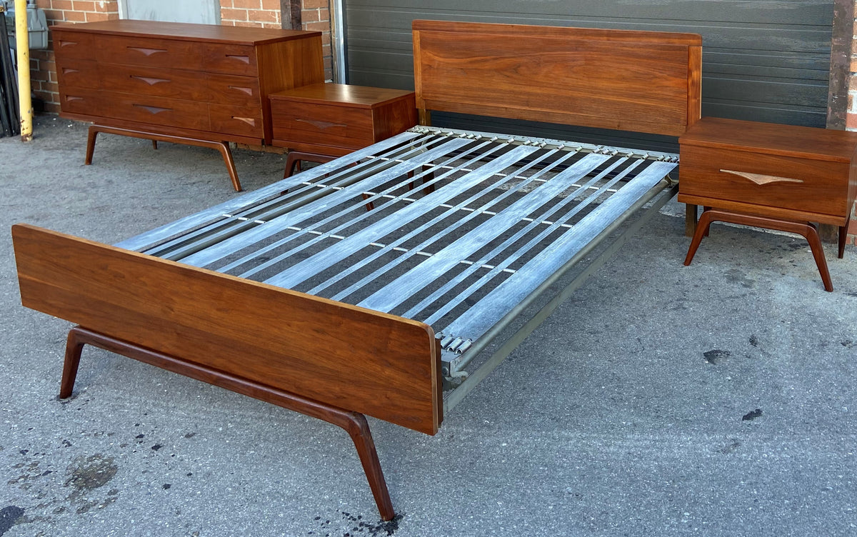 REFINISHED Mid Century Modern Walnut Bed Double, 2 Nightstands & Dresser, Perfect