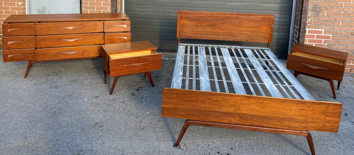 REFINISHED Mid Century Modern Walnut Bed Double, 2 Nightstands & Dresser, Perfect