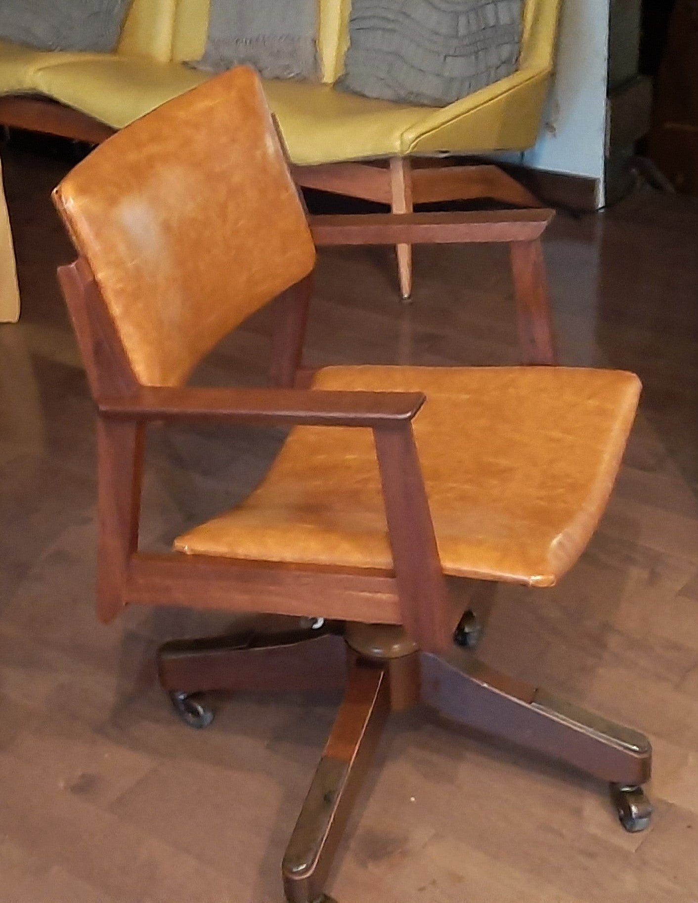 REFINISHED REUPHOLSTERED MCM walnut desk chair adjustable by Krug, Perfect