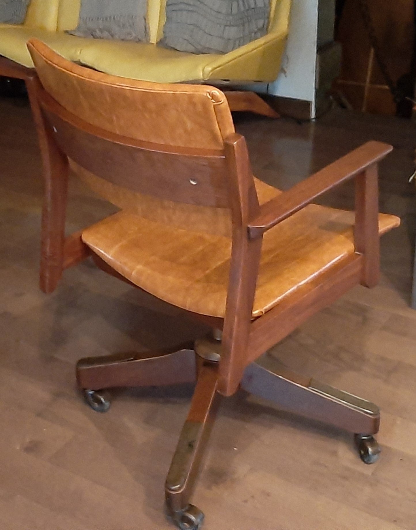 REFINISHED REUPHOLSTERED MCM walnut desk chair adjustable by Krug, Perfect