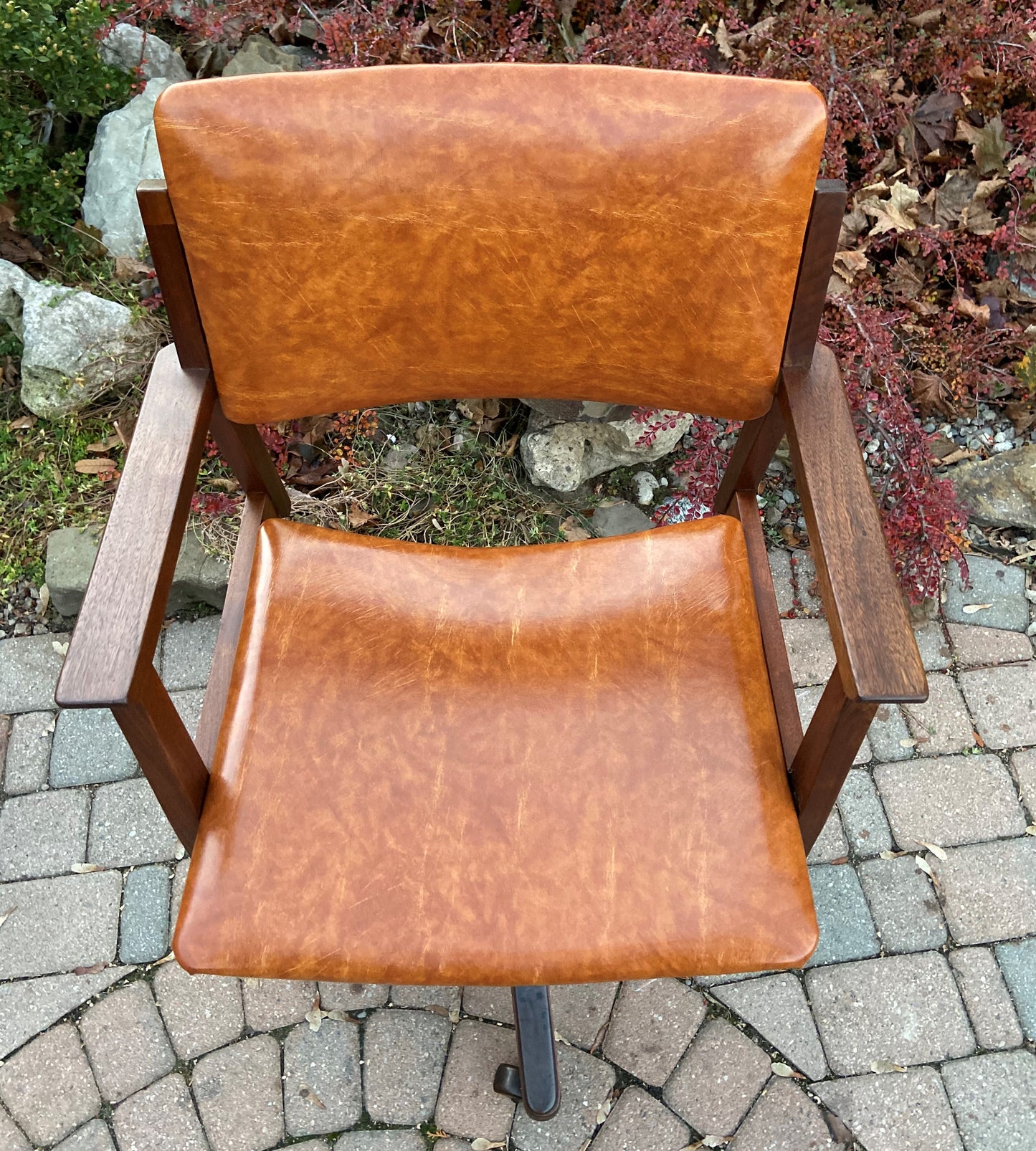 REFINISHED REUPHOLSTERED MCM walnut desk chair adjustable by Krug, Perfect