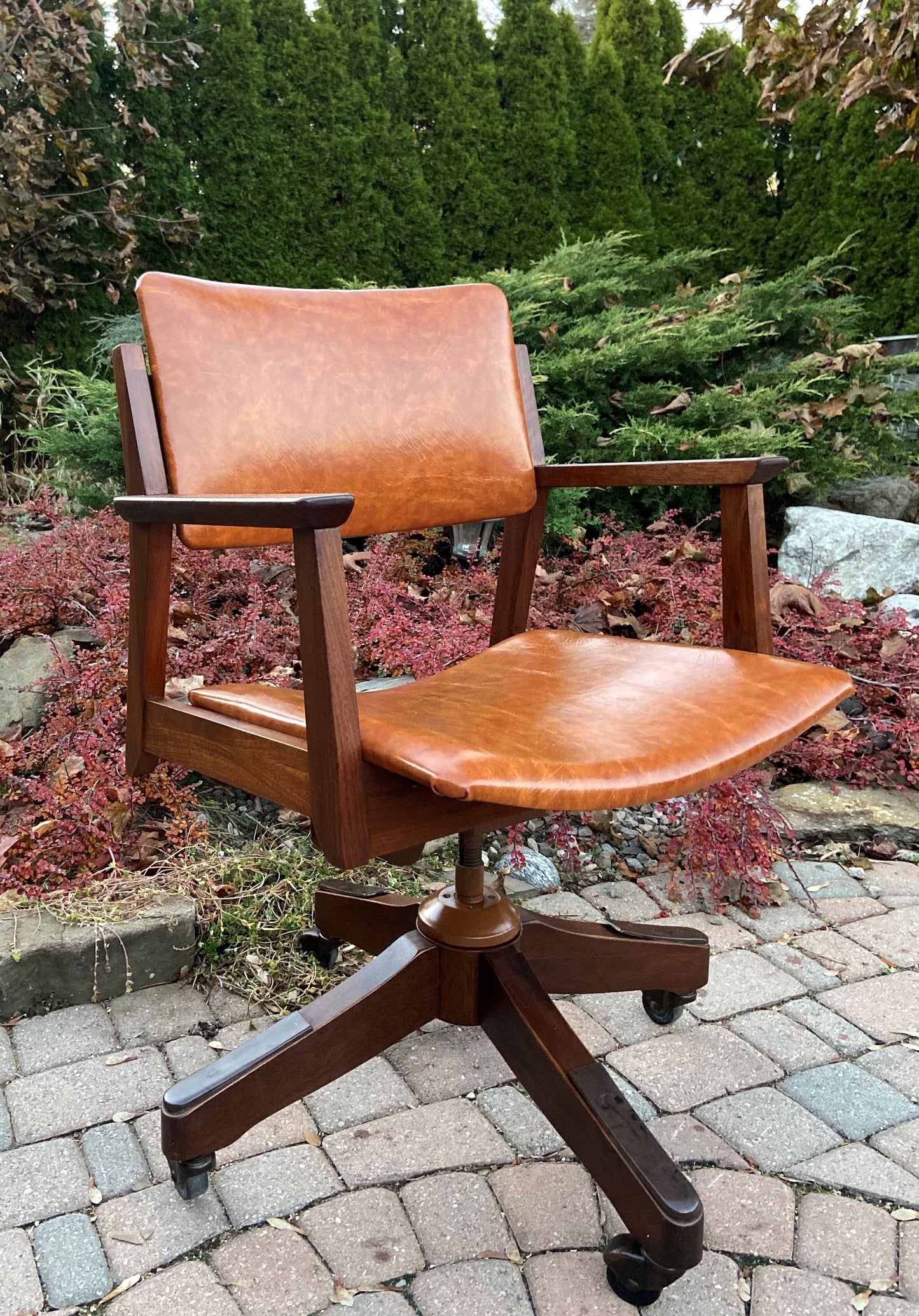 REFINISHED REUPHOLSTERED MCM walnut desk chair adjustable by Krug, Perfect