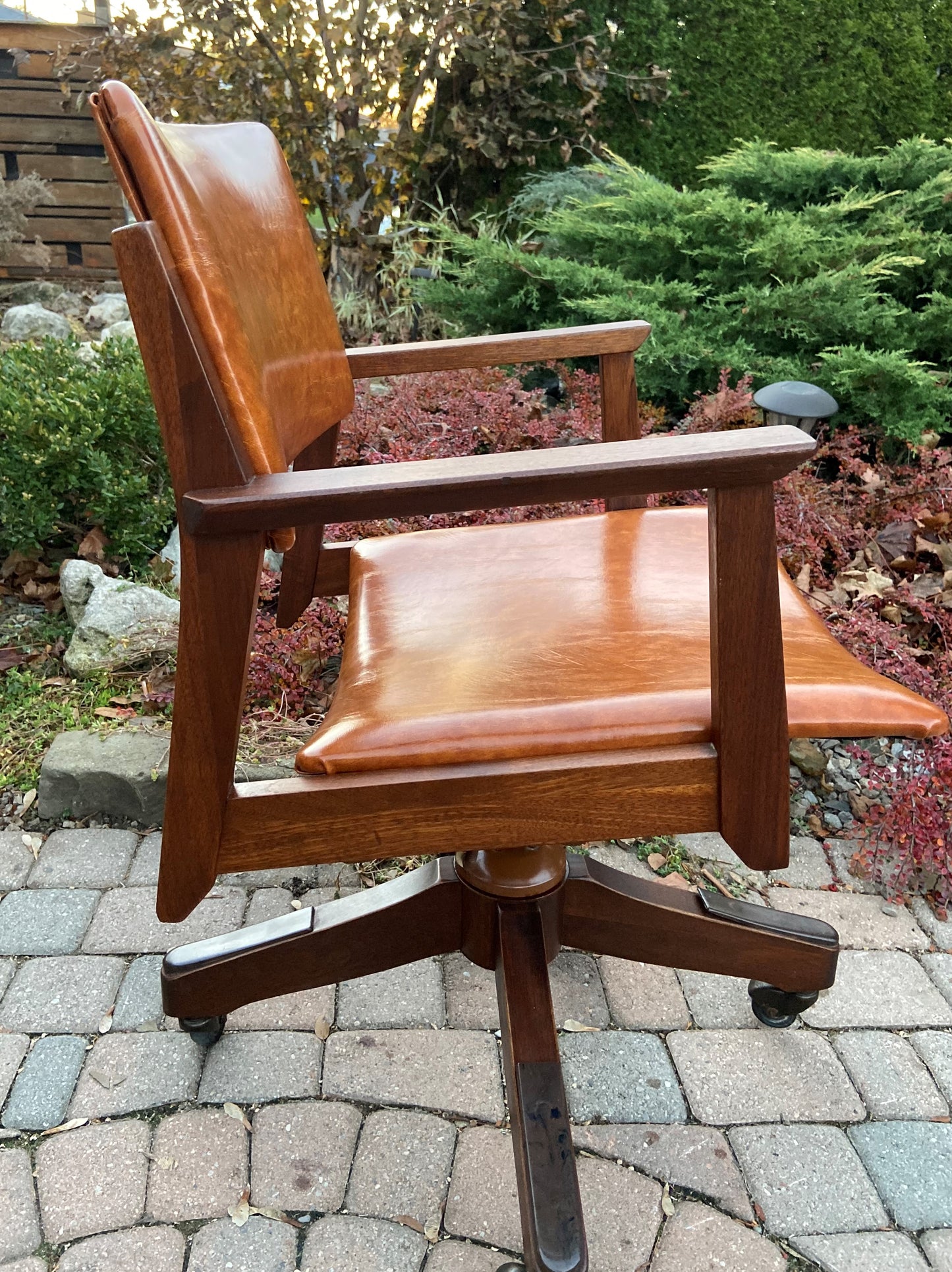 REFINISHED REUPHOLSTERED MCM walnut desk chair adjustable by Krug, Perfect