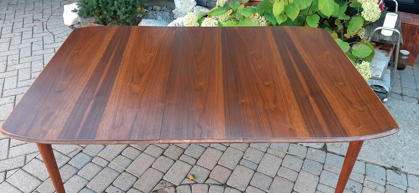 REFINISHED MCM Walnut Dining Table Extendable w 2 leaves by Deilcraft, perfect, 4-6 ft
