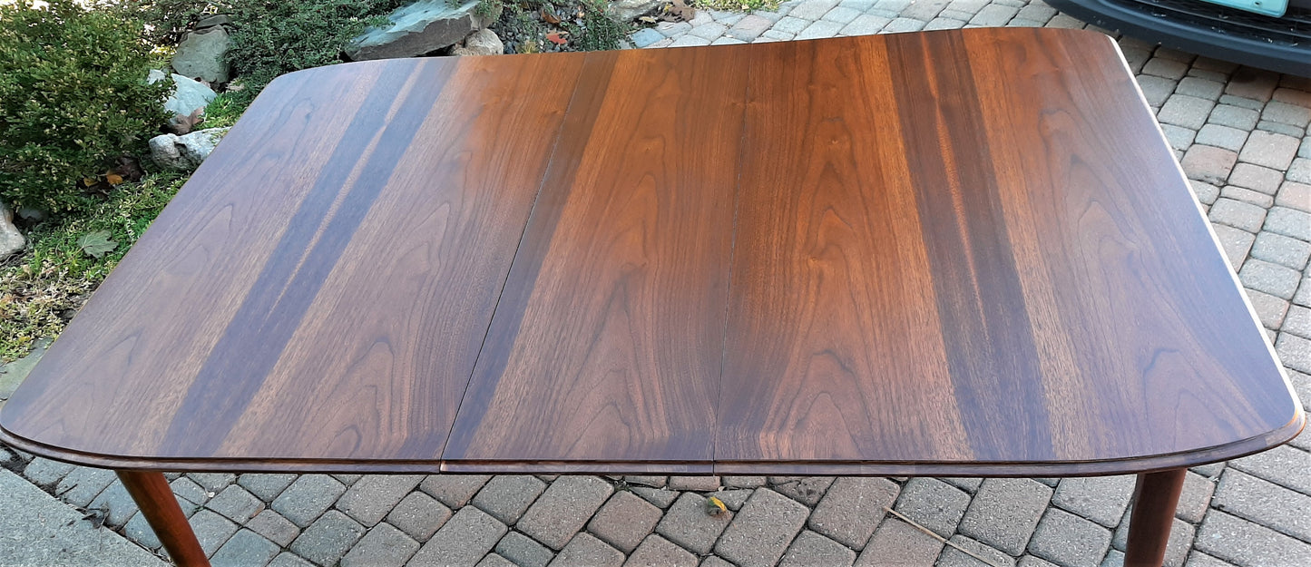 REFINISHED MCM Walnut Dining Table Extendable w 2 leaves by Deilcraft, perfect, 4-6 ft