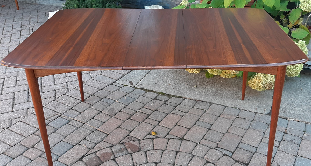 REFINISHED MCM Walnut Dining Table Extendable w 2 leaves by Deilcraft, perfect, 4-6 ft