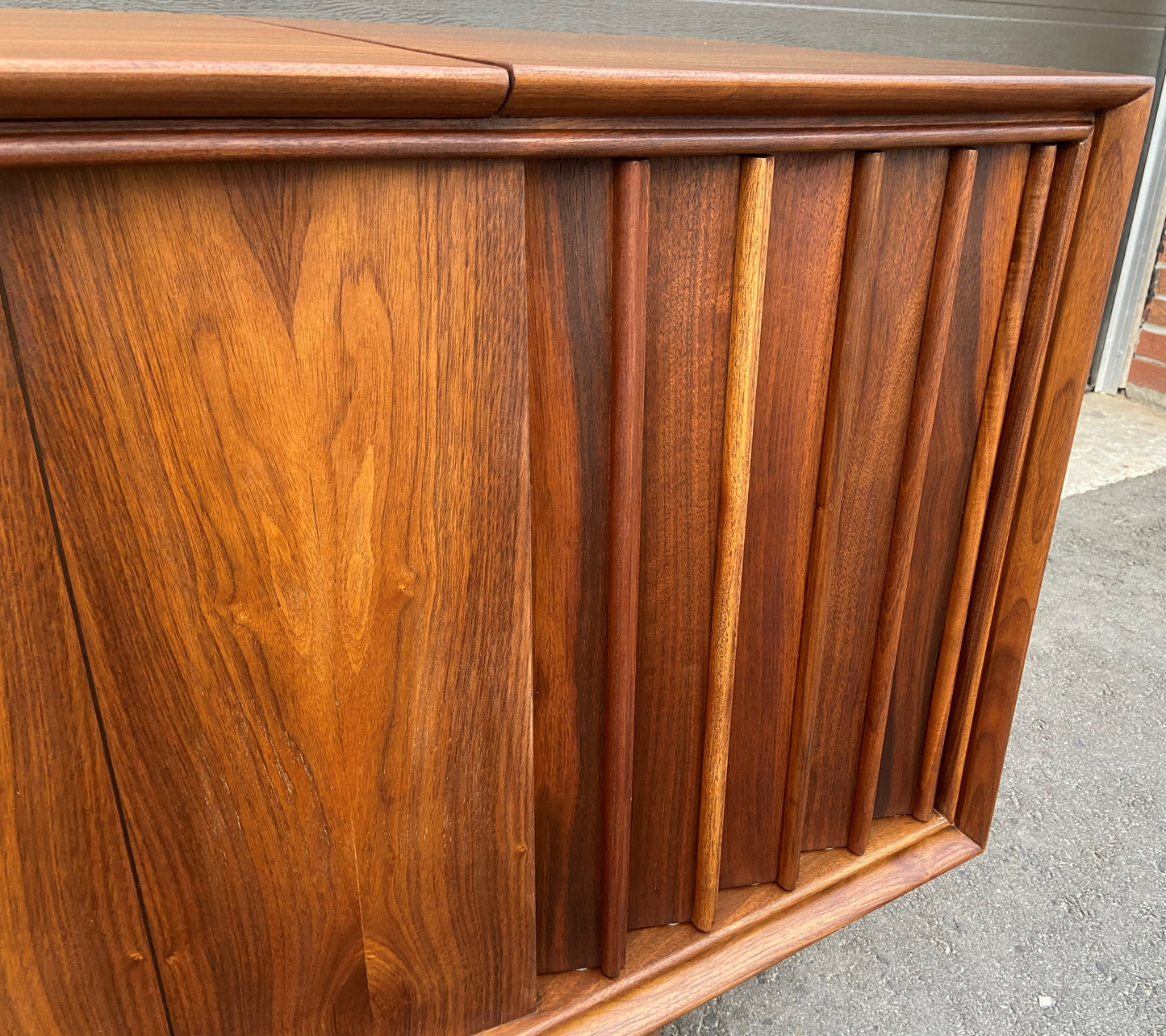 REFINISHED MCM Walnut Stereo Media Record Player Console , PERFECT