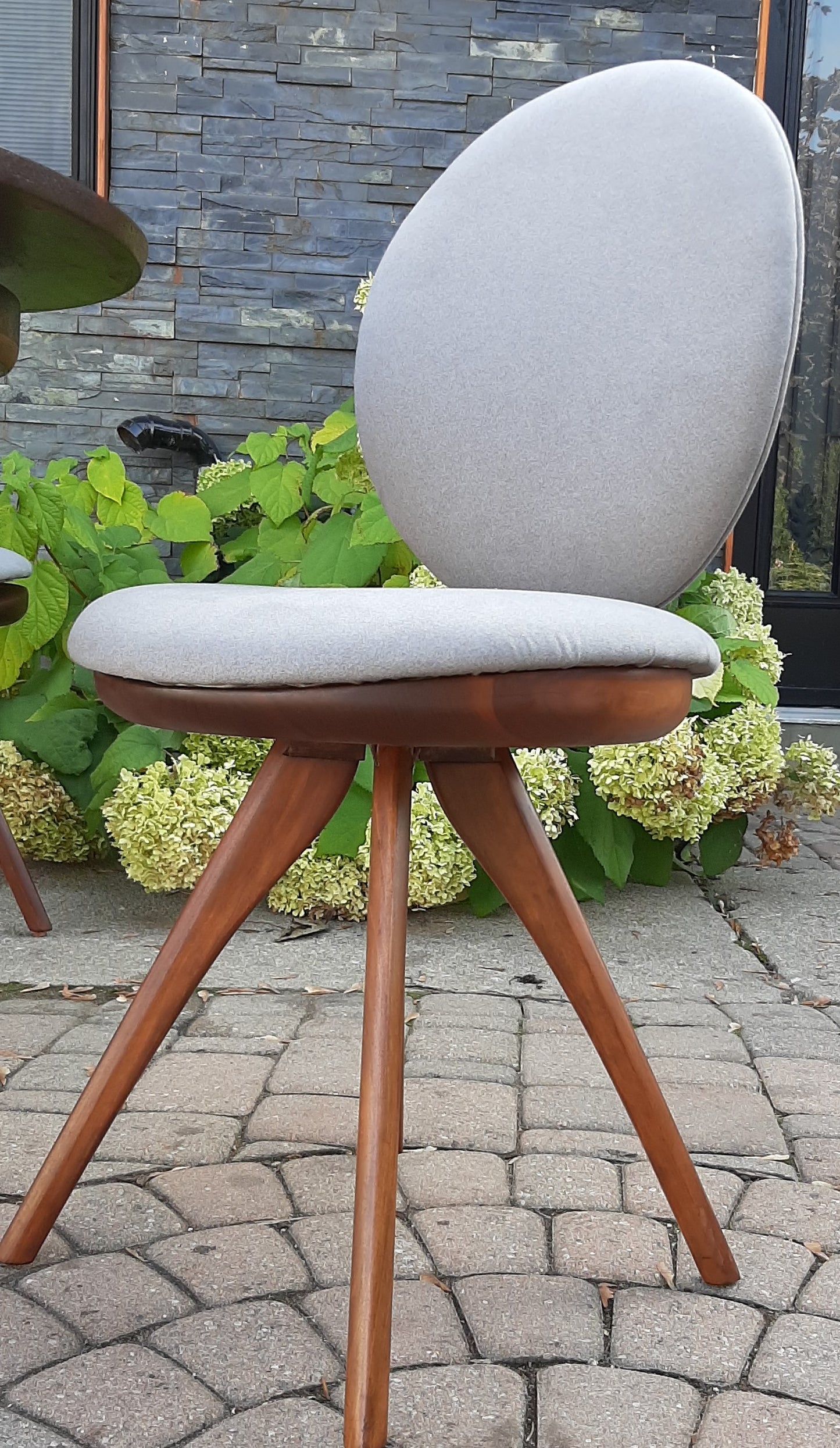 REFINISHED REUPHOLSTERED MCM Walnut Lollipop Extendable Table 42"-94" & 4 Chairs - Mid Century Modern Toronto