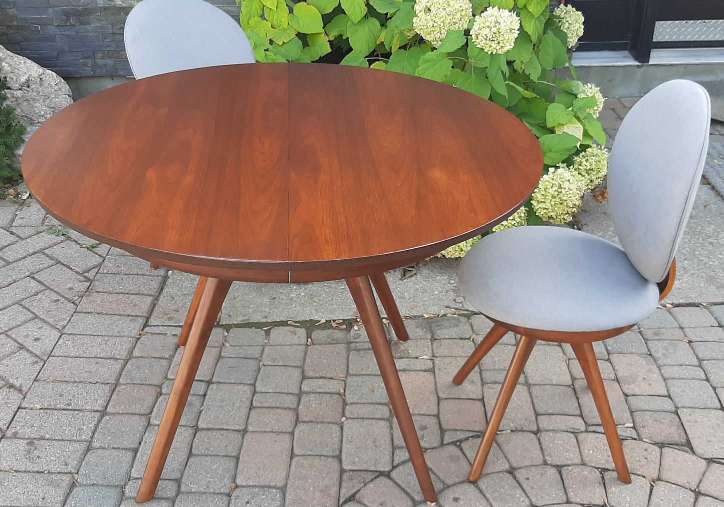 REFINISHED REUPHOLSTERED MCM Walnut Lollipop Extendable Table 42"-94" & 4 Chairs - Mid Century Modern Toronto